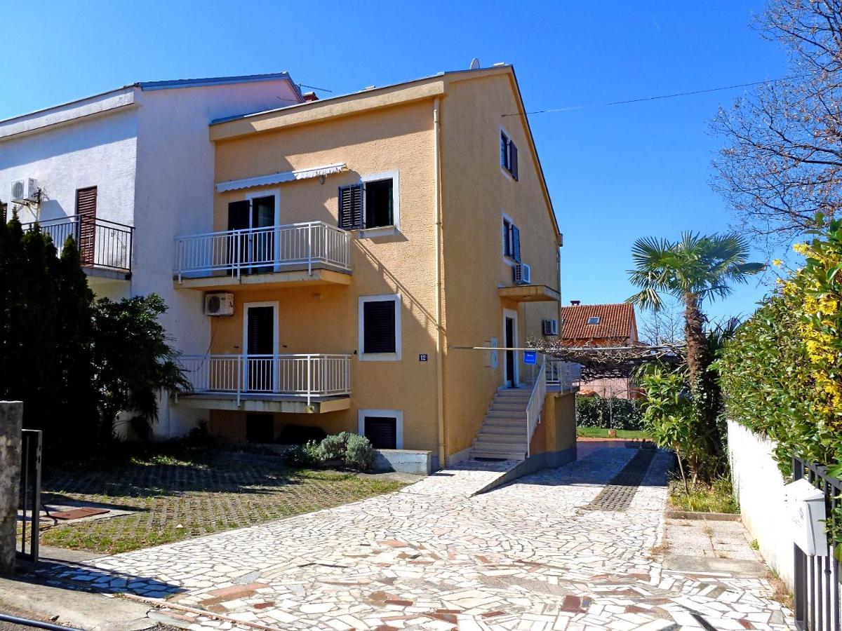 Apartment Honor Njivice Exterior photo